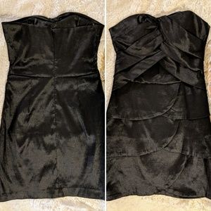 Romeo & Juliet Couture 🖤 Black Strapless Mini 🖤